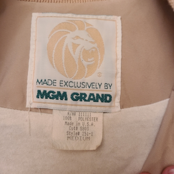 MGM Grand Tan Lightweight Jacket in size Medium - Picture 3 of 8